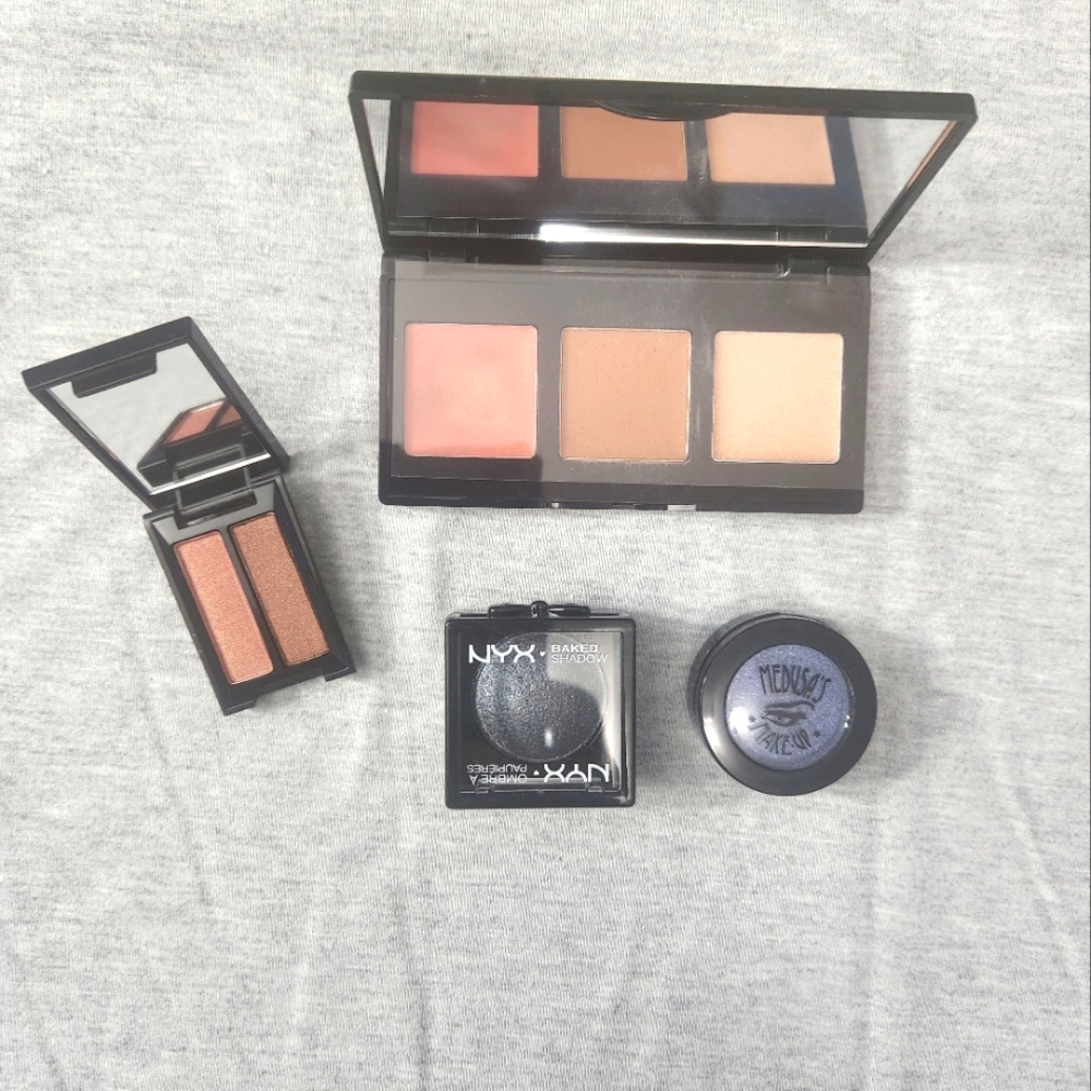 Eyeshadow palettes